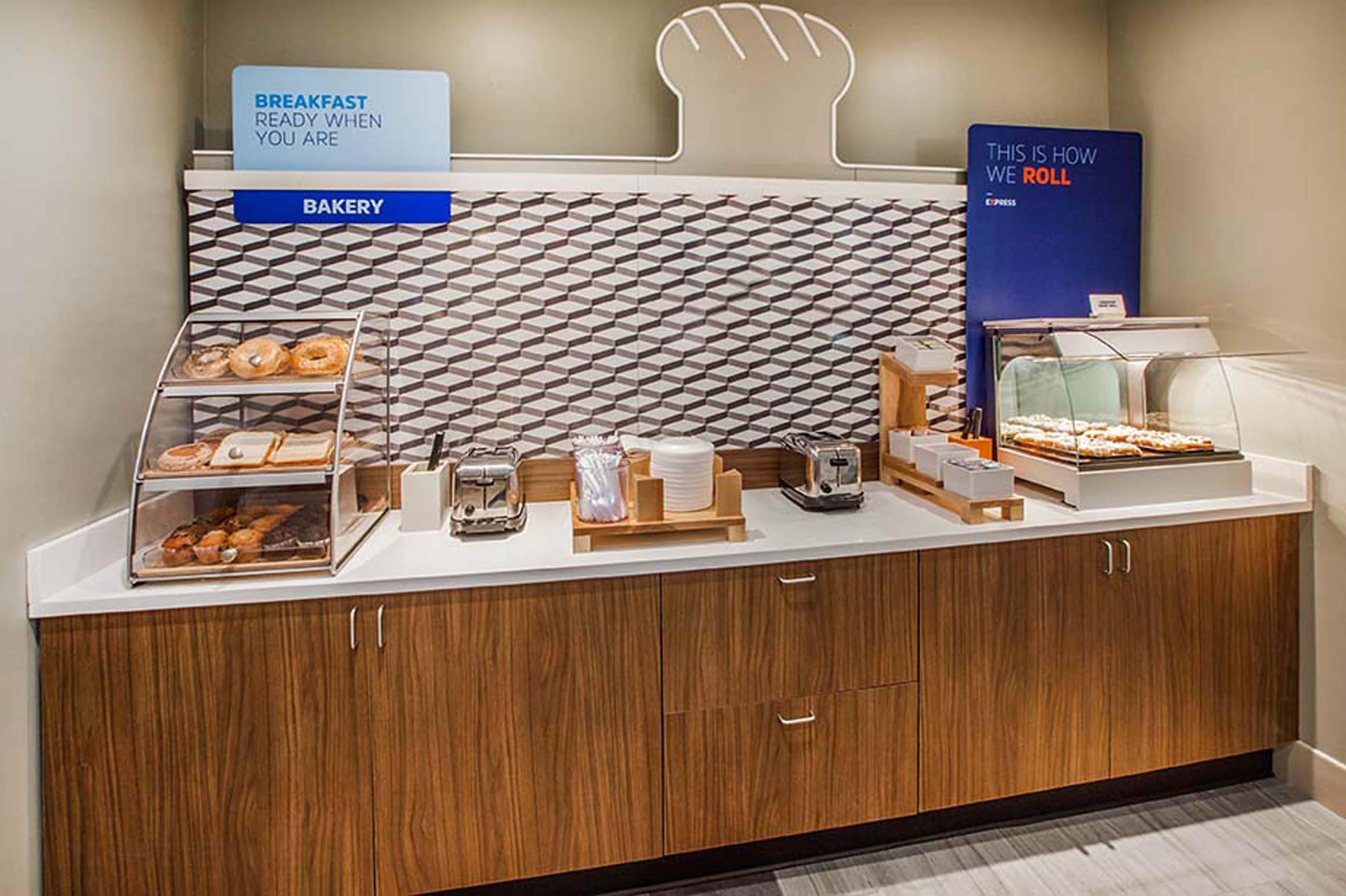Holiday Inn Express Hotel & Suites Wichita Northeast By Ihg Экстерьер фото