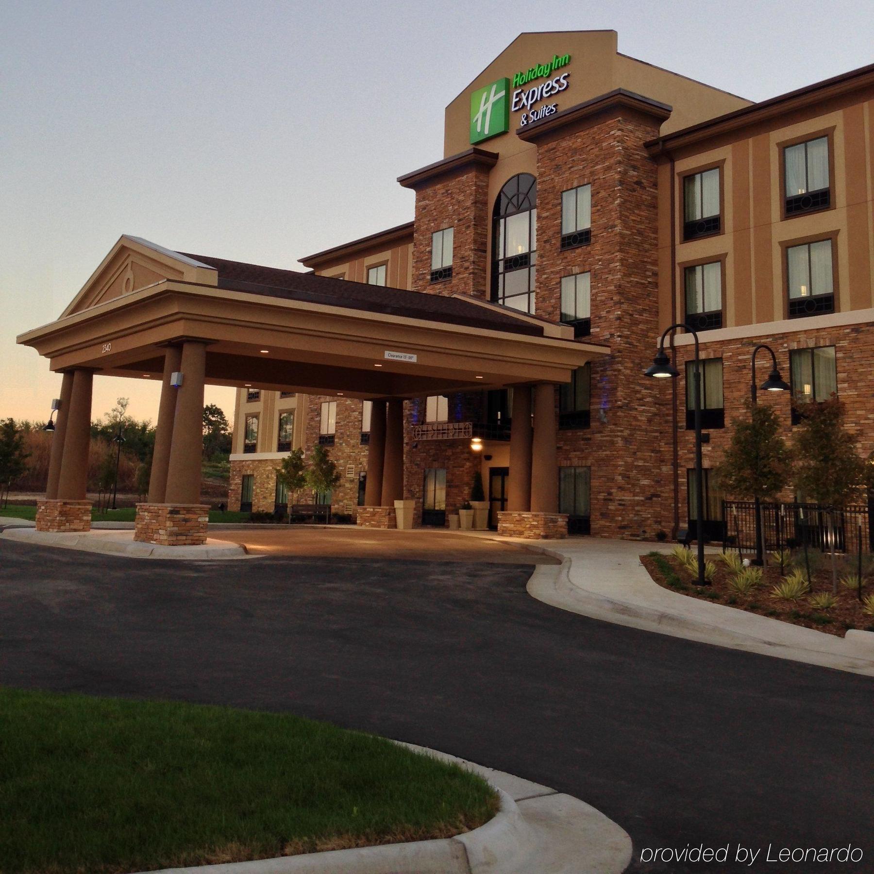 Holiday Inn Express Hotel & Suites Wichita Northeast By Ihg Экстерьер фото